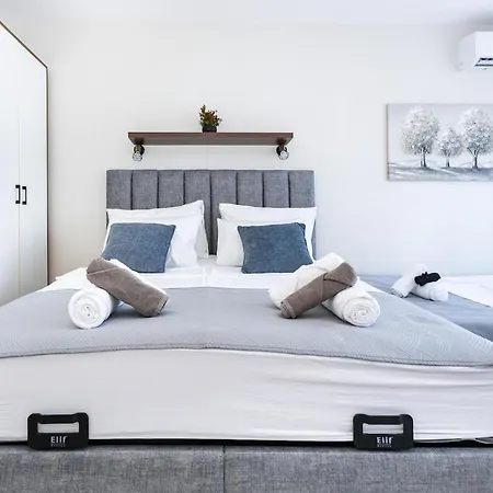 Meyra Apartment *